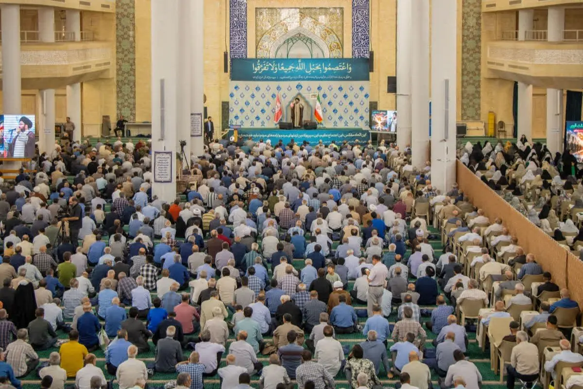مصلای زنجان در قاب خدمت؛ از سجده تا پاسخگویی