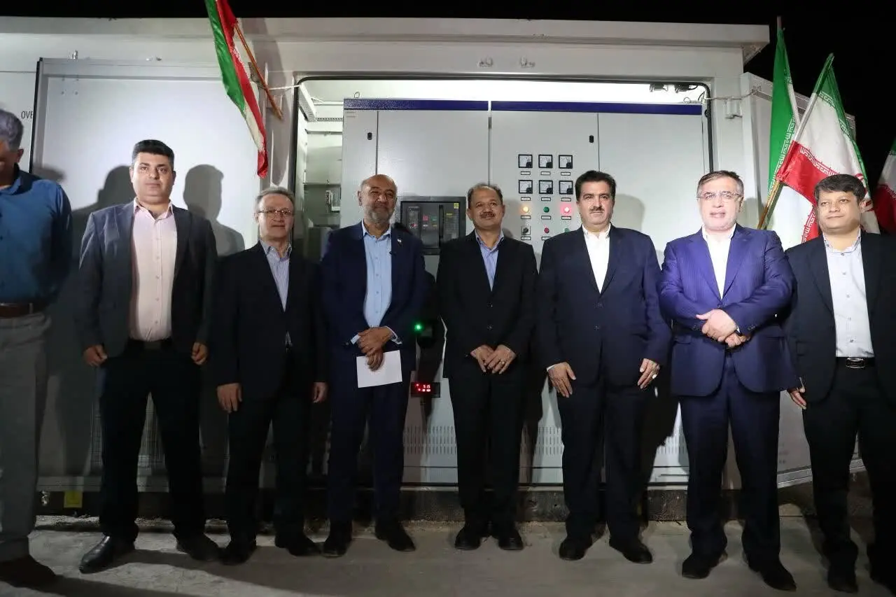  معاون استاندار: حمایت از سرمایه‌گذاران برای توسعه نیروگاه‌های خورشیدی فارس تسهیل می‌شود