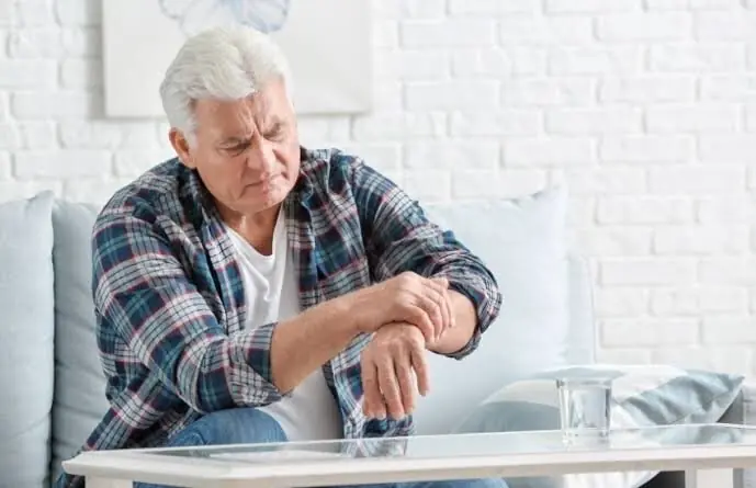 کدام عادتهای روزانه میتوانند خطر ابتلا به پارکینسون را کاهش دهند؟