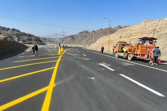 پیشرفت چشمگیر محور جیرفت‑سهراهی بم؛ تکمیل ۴۳ کیلومتر و اجرای همزمان ۴ کیلومتر باقیماند