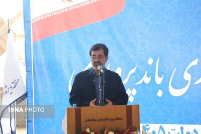 استاندار قم: فرودگاه قم به شبکه ریلی و جادهای متصل میشود