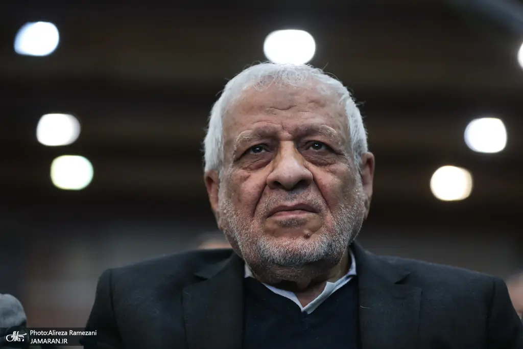بادامچیان: امروز دوست و دشمن میگویند ایران پیروز شده است/ دولت عناصر ناکارآمدش را تغییر دهد/ دولتی که توانسته پنج ماه و نیم جنگ و همه مشکلات را اداره کند، باید از آن تشکر داشت/ ترامپ گورباچف غرب است