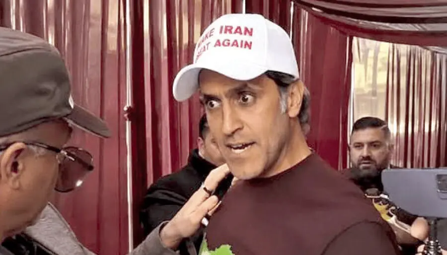 علی کریمی و طرفداران رضا پهلوی کارشان به فحش کشی رسید