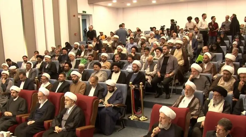 وحدت و تقریب، عنصر بنیادی منظومه فکری انقلاب اسلامی است - مردم سالاری آنلاین