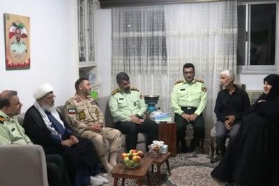دیدار رئیس سازمان عقیدتی سیاسس فراجا با خانواده شهید میزبان در گیلان