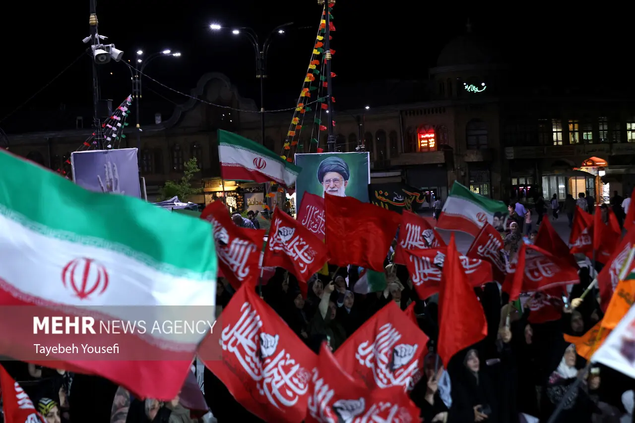  تجمع باشکوه شهروندان اسفراینی در ایستگاه ۱۸۱ به مناسبت شب ولادت پیامبر