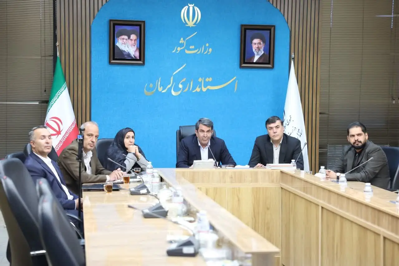 رکوردشکنی کرمان در توسعه انرژیهای خورشیدی؛ ۷۰۰ مگاوات برق در راه است