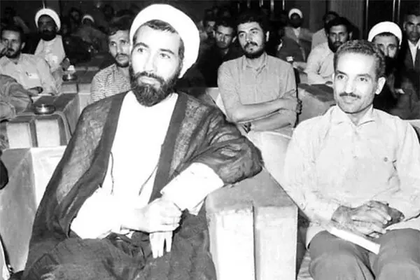 خونی که ریشهها را جان داد