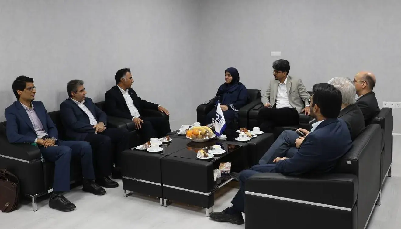  برگزاری نشست مشترک معاون برنامه‌ریزی و توسعه شرکت صبا فولاد خلیج فارس و رئیس دانشگاه هرمزگان در راستای هم‌افزایی صنعت و دانشگاه