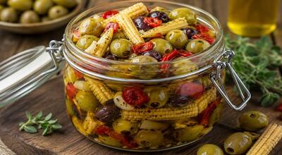 طرز تهیه ترشی زیتون خانگی؛ چاشنی خوشمزه برای کنار غذا