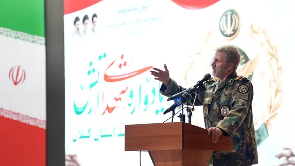 فرمانده کل ارتش: دشمنان از توانایی و شجاعت نیروهای مسلح آگاهند