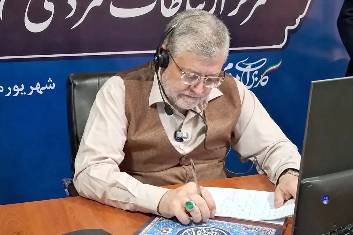 حضور شهردار مشهد مقدس در مرکز ۱۳۷ برای پاسخگویی به مردم | ارتباط مستقیم و مستمر با مردم در رضایتمندی آنها بسیار تاثیرگذار است