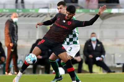 این ستارههای سابق استقلال و پرسپولیس بدون تیم ماندند