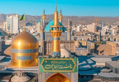  حرم رضوی در آستانه ۱۷ ربیع‌الاول؛ کتیبه‌های میلاد پیامبر (ص) و امام صادق (ع) برپا شد