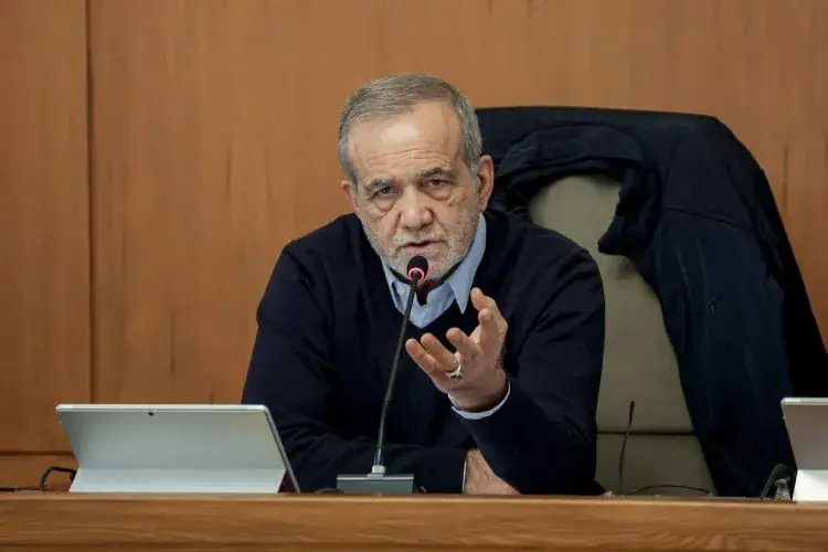 پزشکیان: برنامه ویژهای برای تامین مسکن نیروهای مسلح تدوین شده است/کمک ۲۸ هزار میلیارد تومانی خیرین برای مدرسهسازی + فیلم