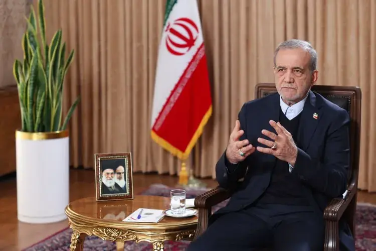  پزشکیان: اقدامات خانم‌های کابینه افتخار آفرین بود/ با کمک مردم و رهبری داهیانه رهبر انقلاب بر مشکلات ناترازی فایق آمدیم + فیلم