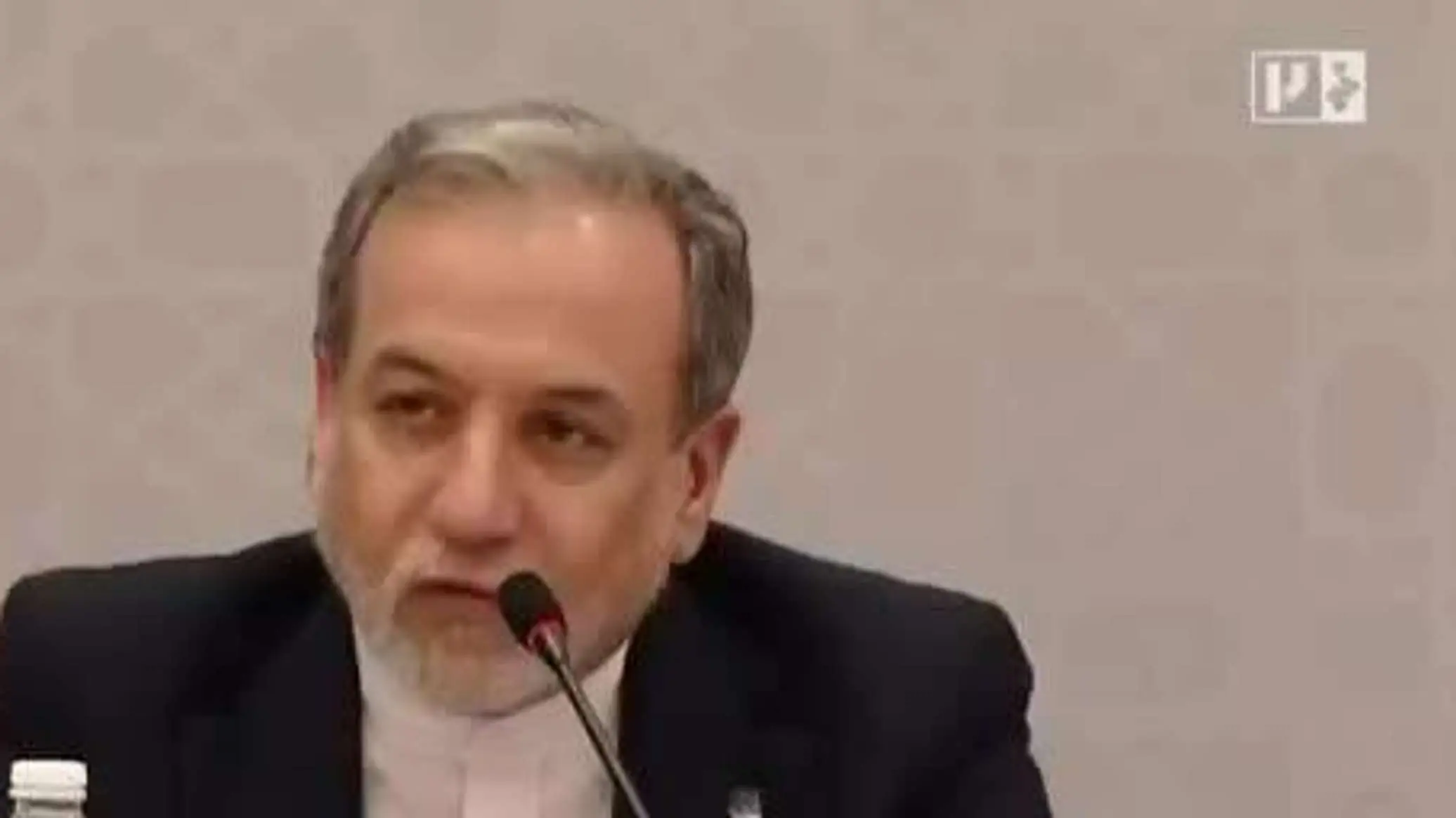 وزیر حارجه ایران: به جهان نشان دادیم که آمریکا و اسرائیل قادر به مقابله با موشک های ما نیستند