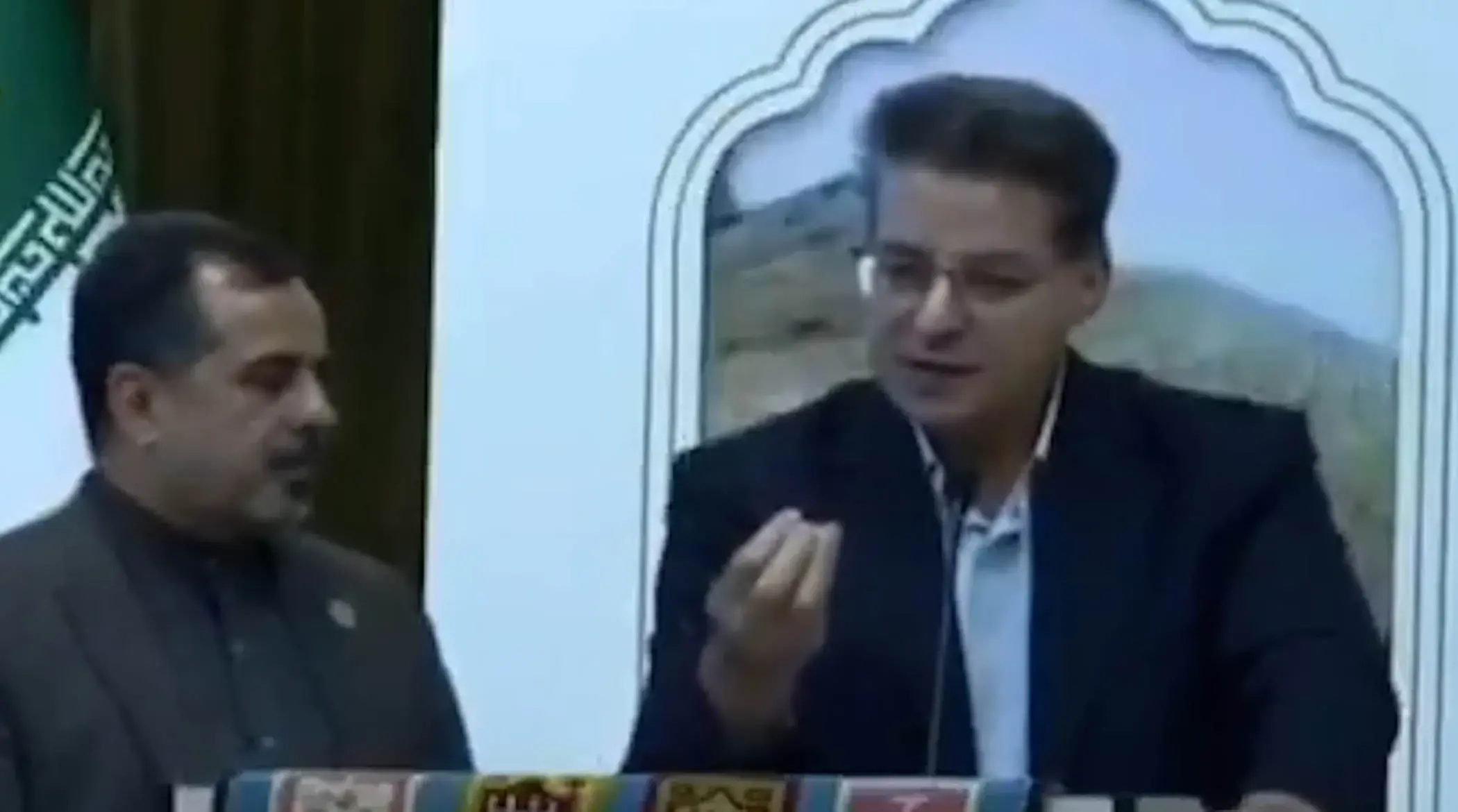 تلاش عجیب برای قطع صحبت پزشک منتقد مقابل پزشکیان