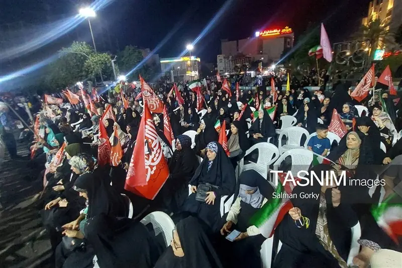 موج 180 تجمعات شبانه بوشهریها پیام وحدت ملت ایران را مخابره کرد - تسنیم