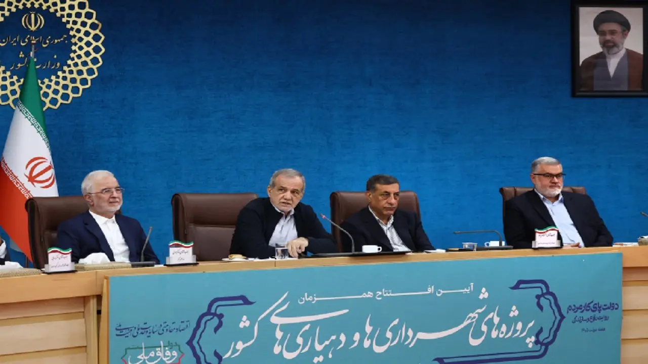 بهرهبرداری همزمان از ۱۸ هزار و ۹۱۰ طرح شهرداریها و دهیاریهای سراسر کشور