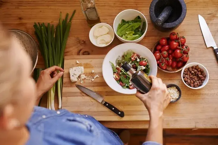 چرا با اینکه کم غذا میخورم ولی باز هم چاق میشوم؟