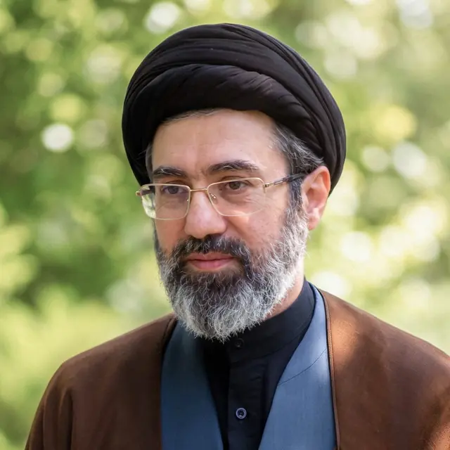  رهبر انقلاب: از توصیۀ این خادم به آحاد ملّت آن است که به هیچ‌وجه اجازۀ بروز هیچ اختلافی را در بین خود ندهند | آخرین خبر