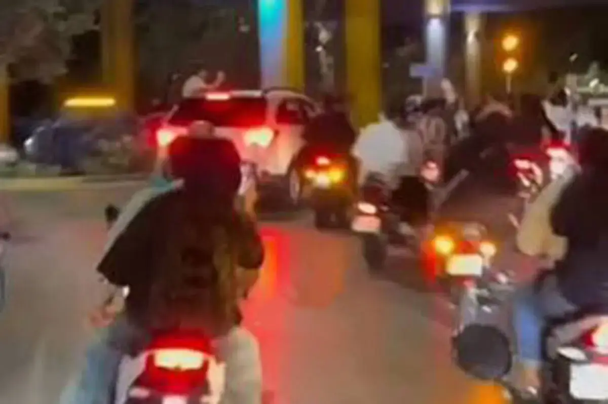 عروسی سادهای که بزرگترین کارناوال شهر شد
