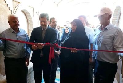 بهرهبرداری از اقامتگاه بومگردی «اهورا» در انارک با حضور استاندار اصفهان