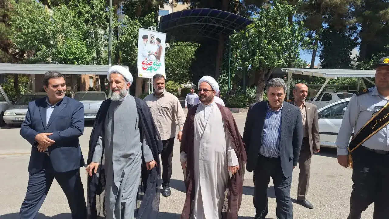 امام جمعه قزوین از شرکت توزیع نیروی برق استان قزوین بازدید کرد