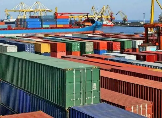  هجوم کانتینرهای اماراتی به سمت خلیج‌فارس - اکونیوز