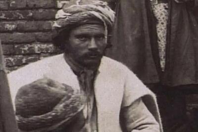  عکس / بساط چای فروش دوره گرد تهرانی در دوران قاجار