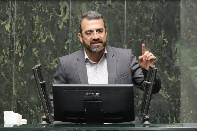 نماینده مجلس: جریانی خطرناک دنبال به حاشیه بردن منویات رهبری است