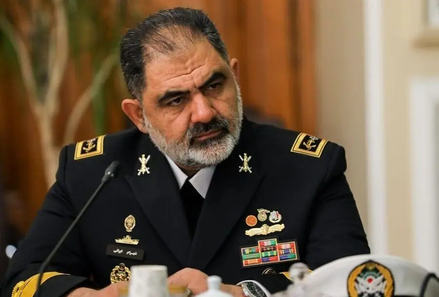  دریادار ایرانی: فکر می‌کنید با شهادت کارکنان نیروی دریایی متوقف می‌شویم؟ سخت در اشتباهید