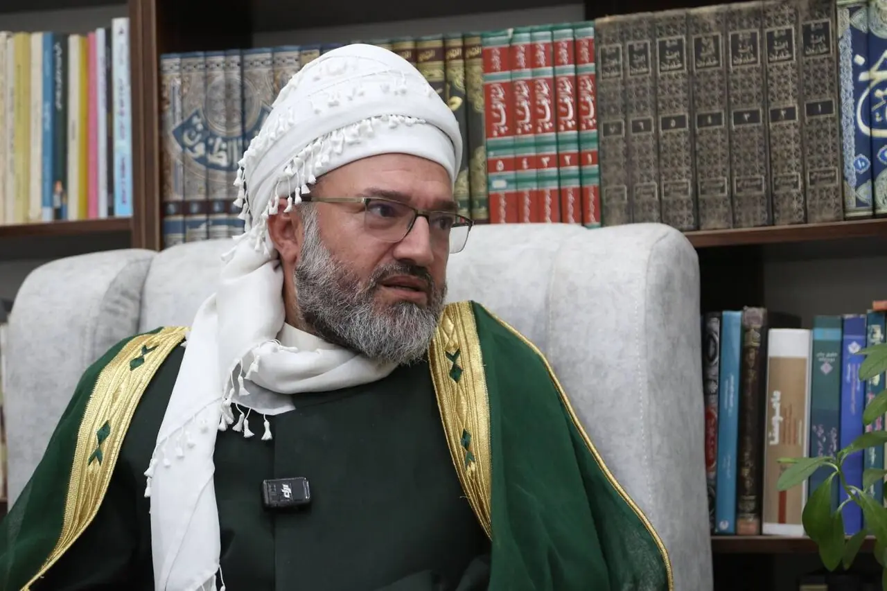 امام جمعه جوانرود: شیعه و سنی در کنار یکدیگر برای اعتلای ایران اسلامی ایستادهاند