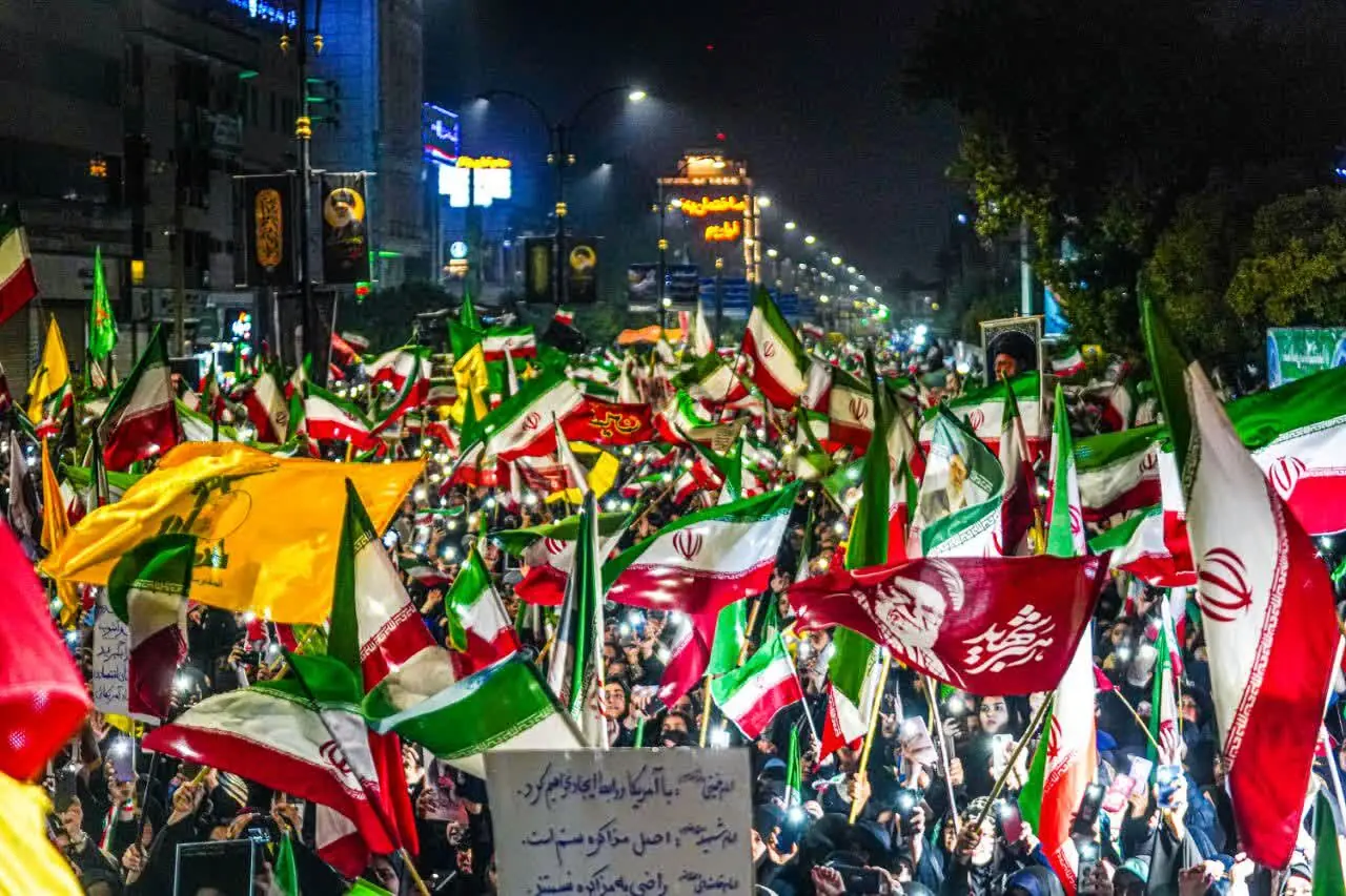  فیلم ا تجمع شبانه تداوم راه شهیدان