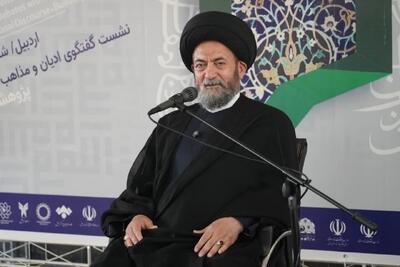 آیت الله عاملی : موضع گیری های پاپ ضربه بسیار مهلکی بر جایگاه ترامپ در آمریکا وارد کرد