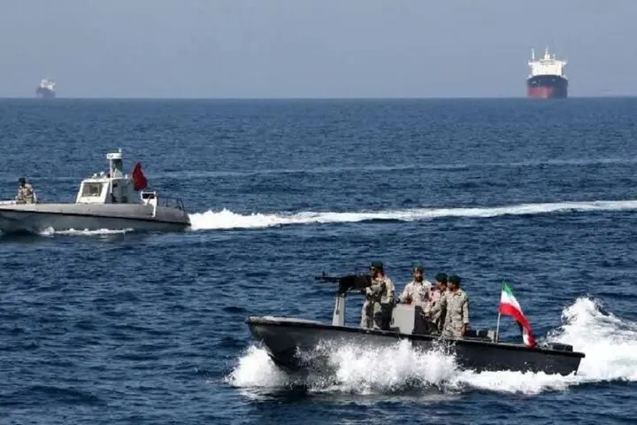 تنگه هرمز تحت کنترل؛ ممانعت نیروهای مسلح از عبور شناورهای غیرمجاز