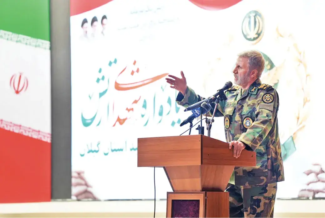  ارتش در دفاع از کشور و مردم حضوری تمام قد دارد