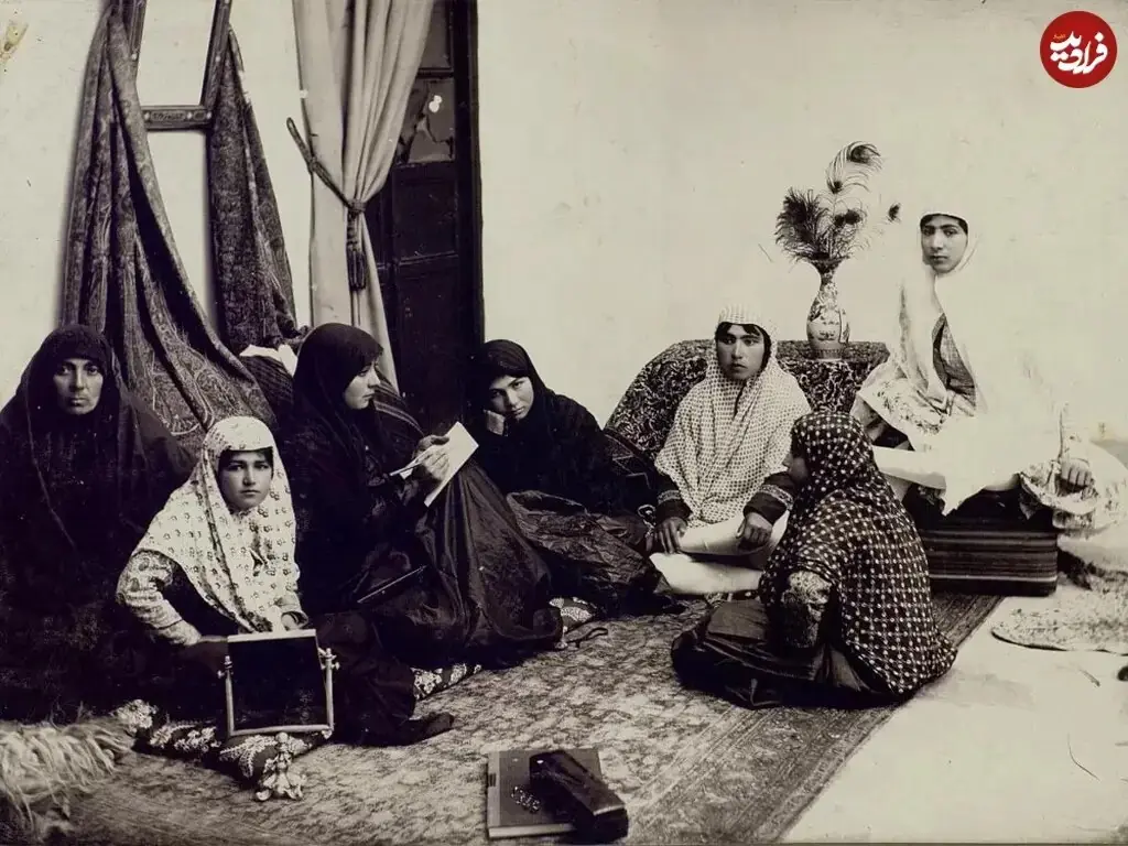  عکس/ یک محفل زنانه در ایران دوران قاجار