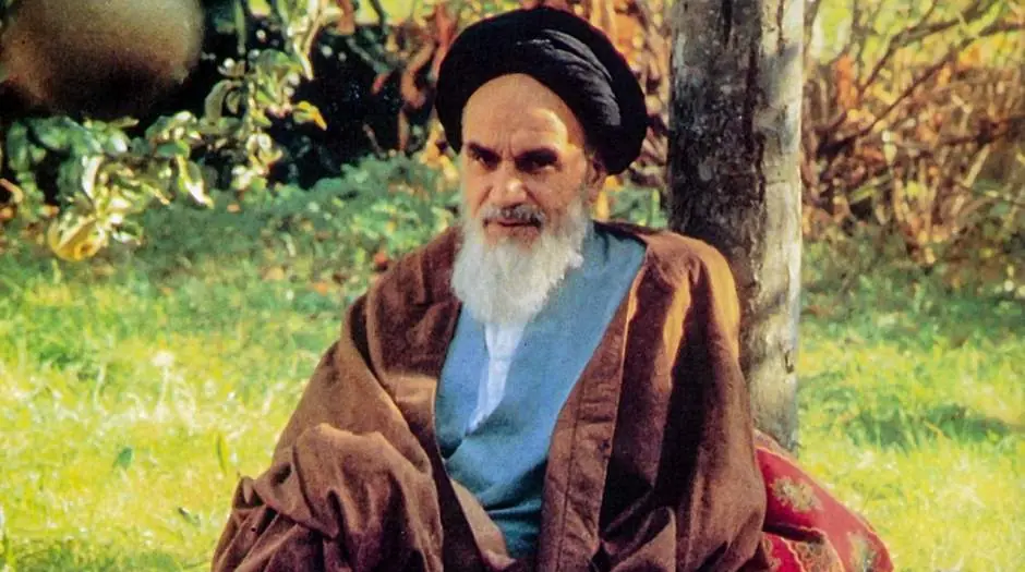  امام خمینی: روز(ولادت رسول اکرم«ص») روز نویدى است که بشر را نوید داد به استقامت و راهنمایى به صراط مستقیم انسانیت - مردم سالاری آنلاین