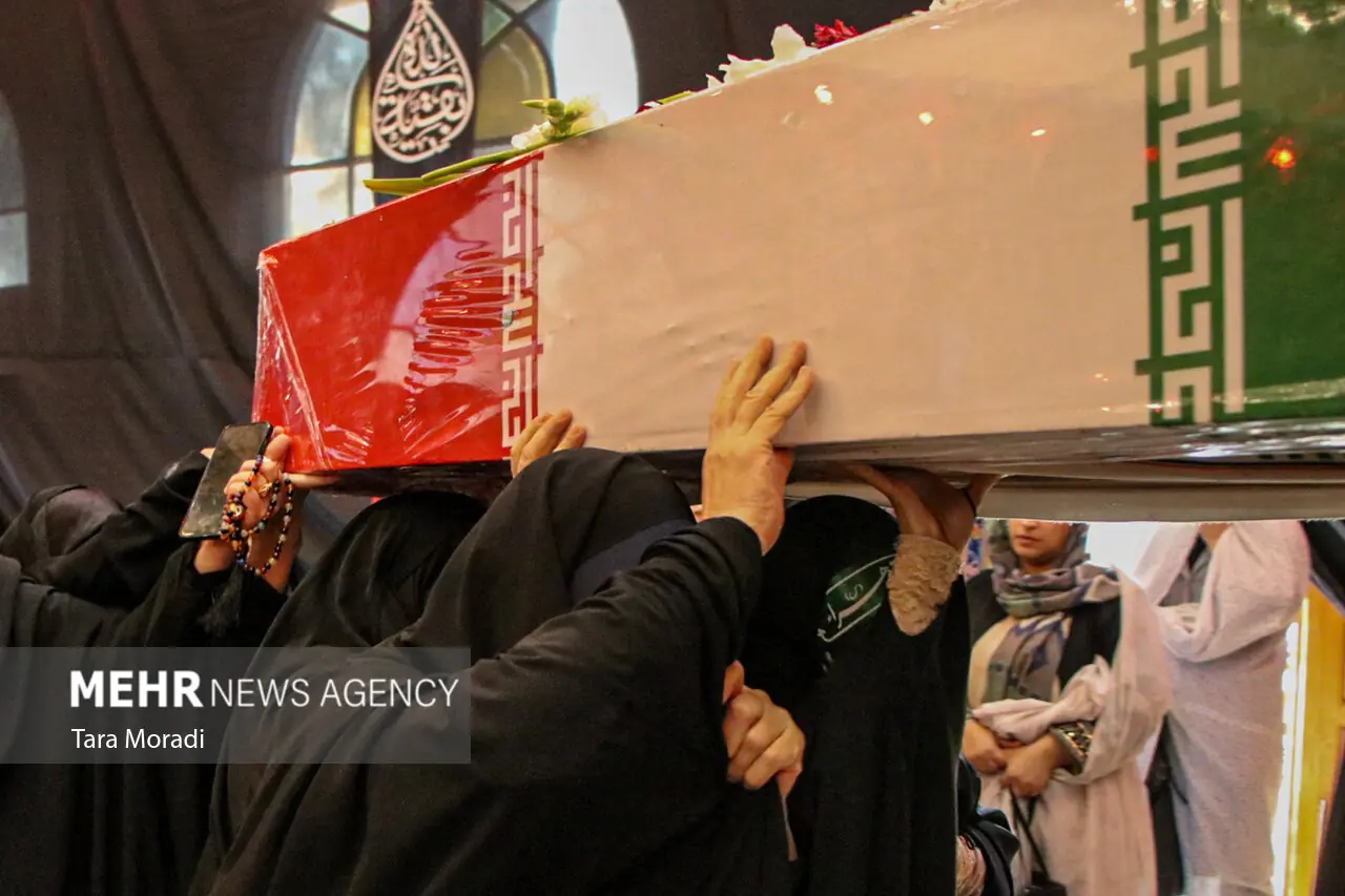 مادر شهید محمود مهدی نژاد پرشکوهی به فرزند شهیدش پیوست