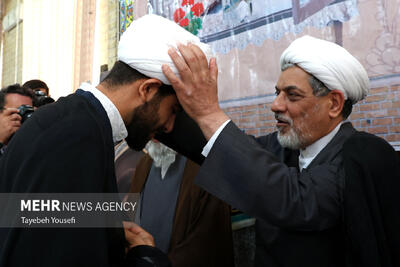 آیین عمامهگذاری جمعی از طلاب همدان