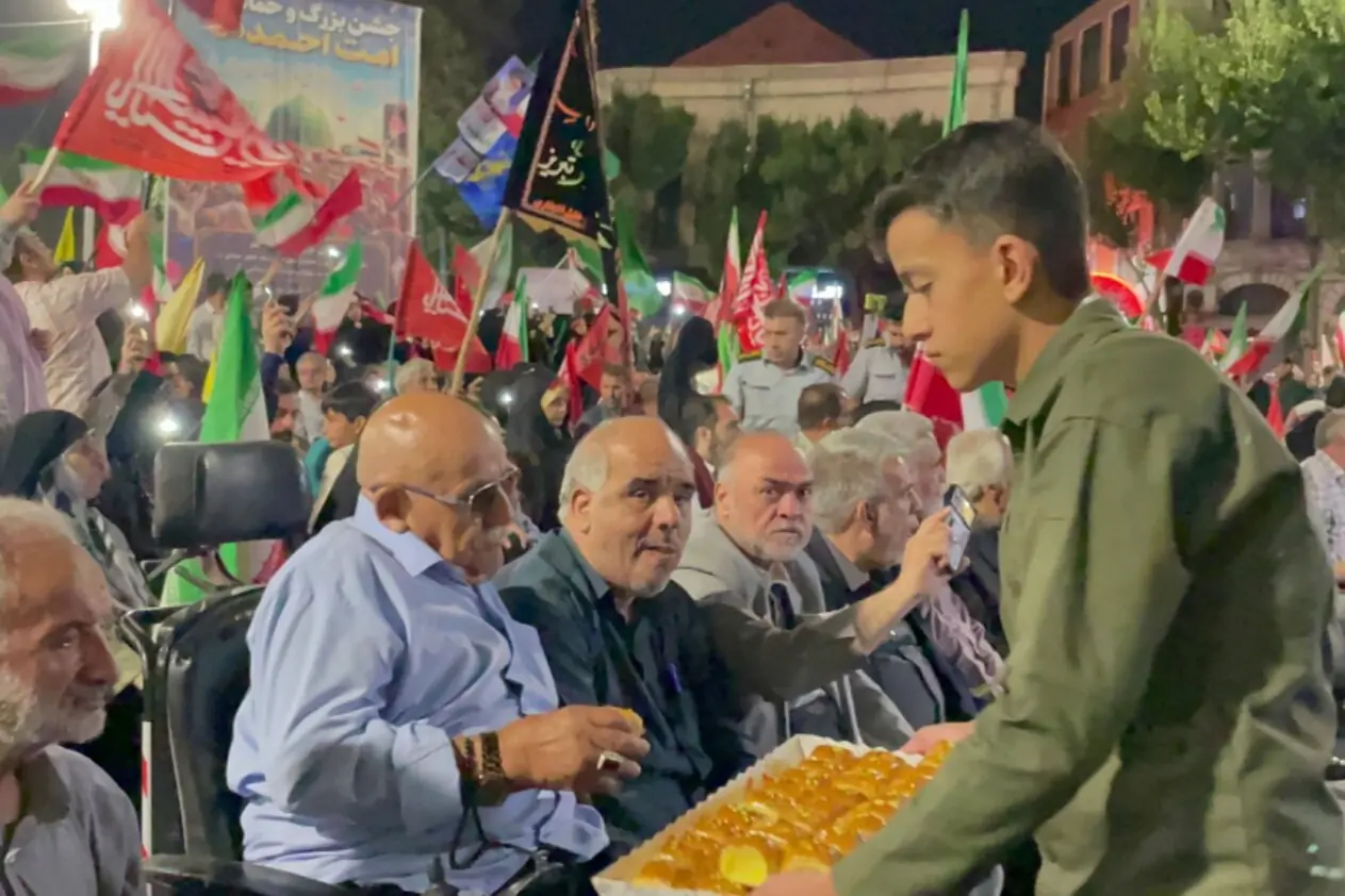  شب میلاد پیامبر(ص) در تبریز با نورافشانی جشن گرفته شد