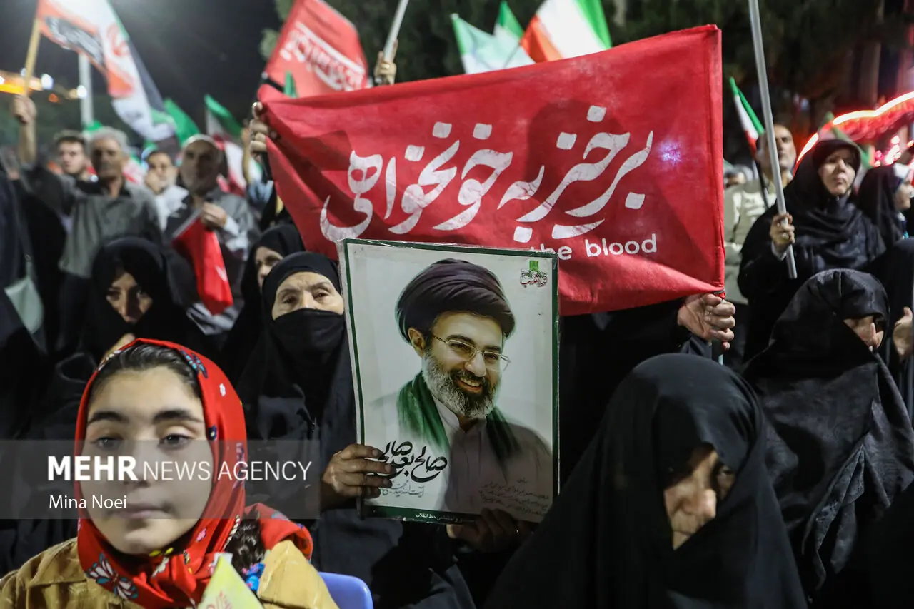  صد و هشتاد و دومین شب تجمعات زنجانی‌ها در دفاع از وطن