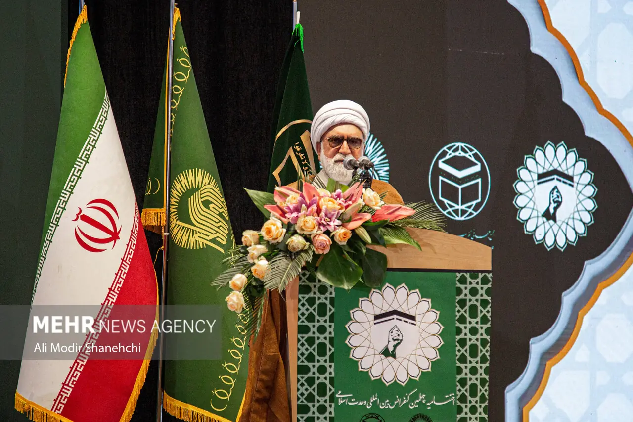 تولیت آستان قدس رضوی: رهبر شهید از غیر خدا نمیترسید
