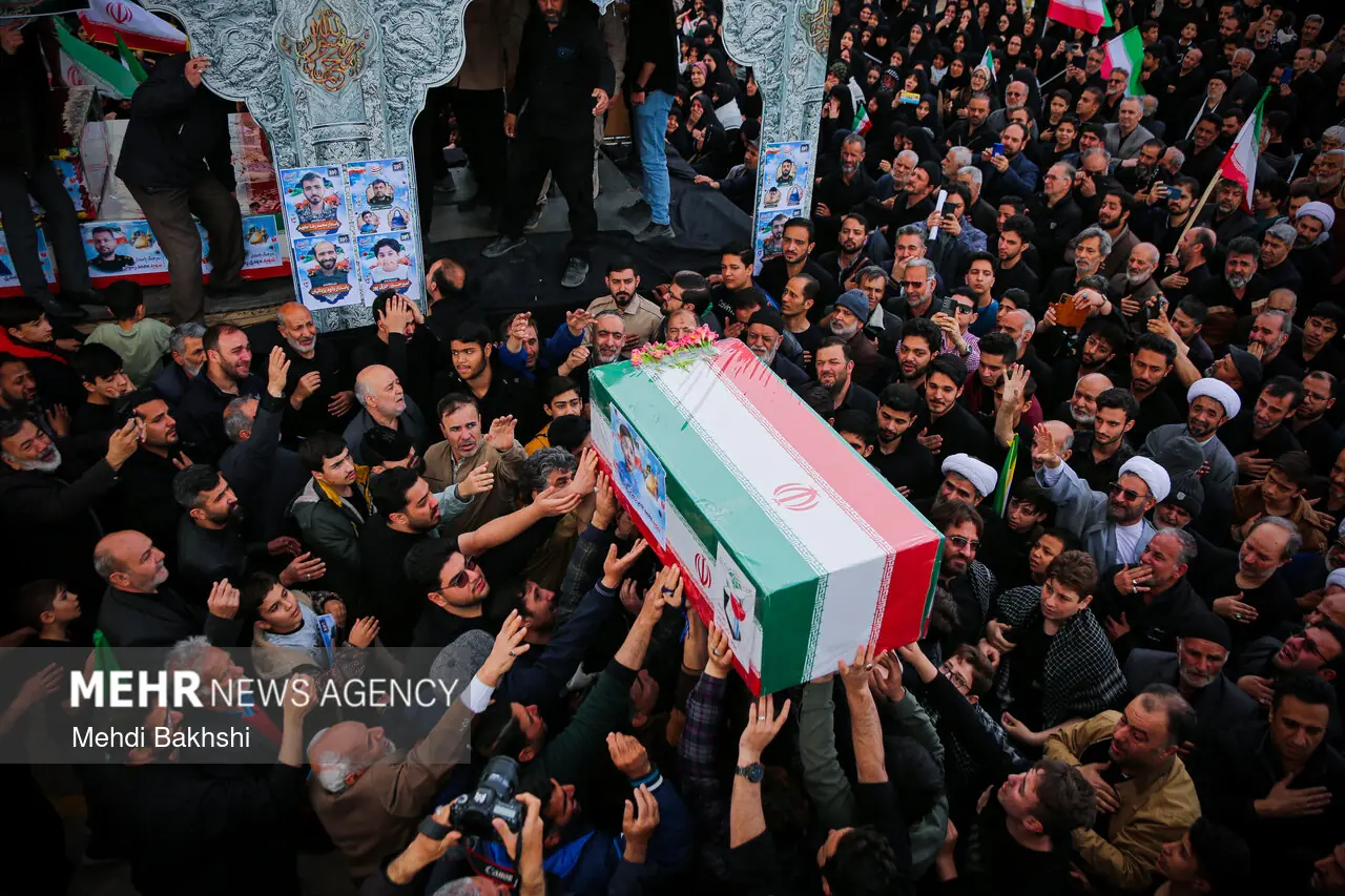 پیکر شهید مسلم امیری در گلستان تشییع میشود