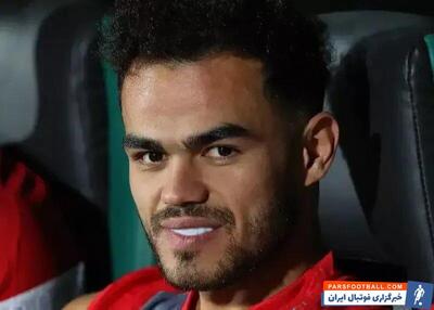 اوستون اورونوف به شدت از سوی گروهی از هواداران تیم پرسپولیس تشویق شد