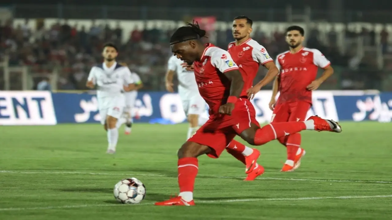  بیفوما از بازیکن مازاد به ستاره پرسپولیس تبدیل شد - پارس فوتبال
