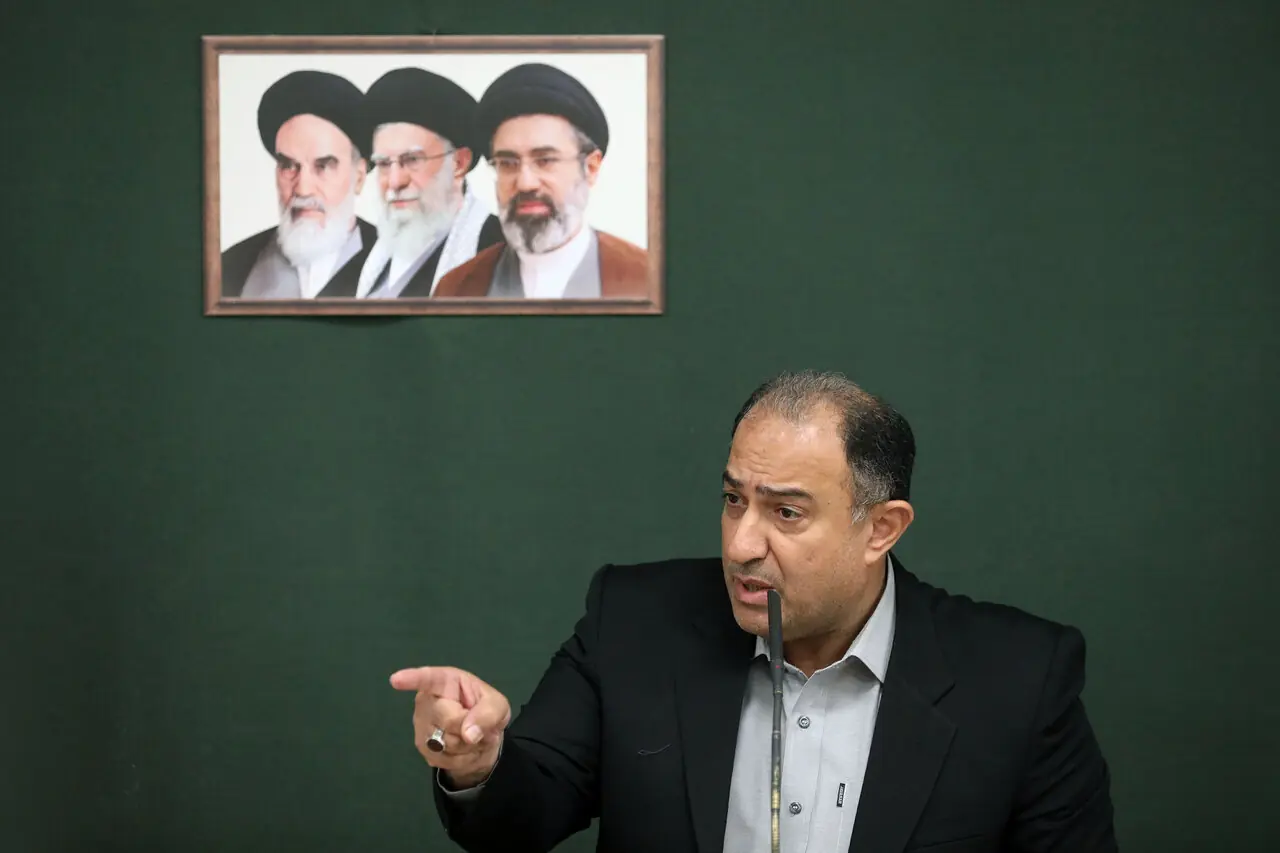 عضو کمیسیون اجتماعی مجلس: مخاطب اول دستور رهبر انقلاب اسلامی در حفظ انسجام مسئولاناند/ رفتار و اظهارات مسئولان نباید وحدتشکن و مایه سوءاستفاده دشمن باشد