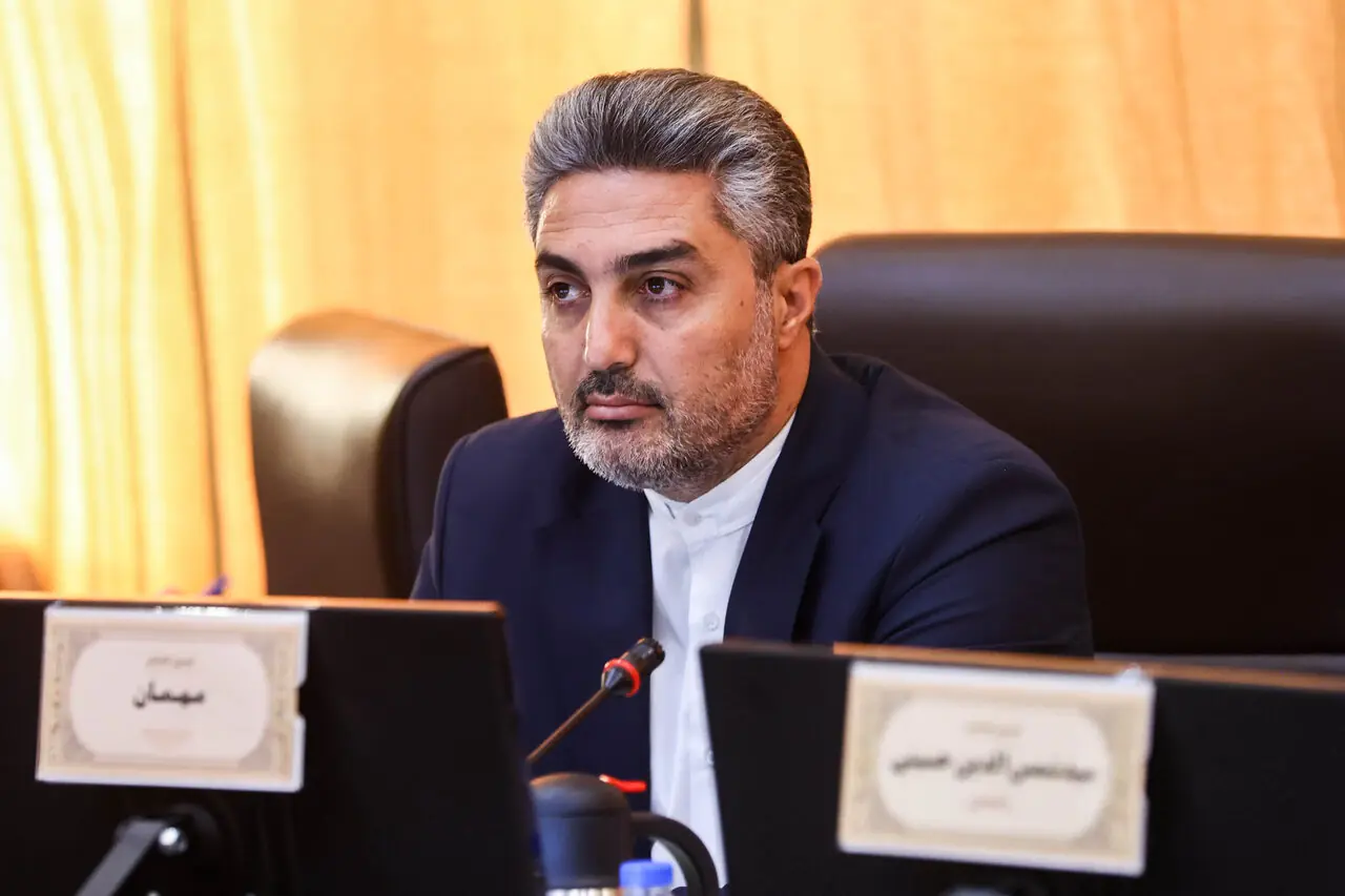 ممکان مطرح کرد؛ جمعآوری دلالان ارزی / گامی ضروری برای مهار نوسانات بازار